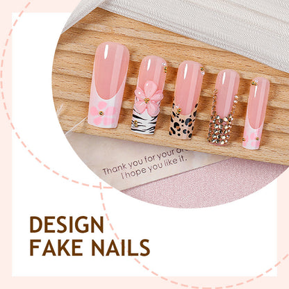 Glamouröse Kunstnagelset mit floralen und tierischen Designs Brehn