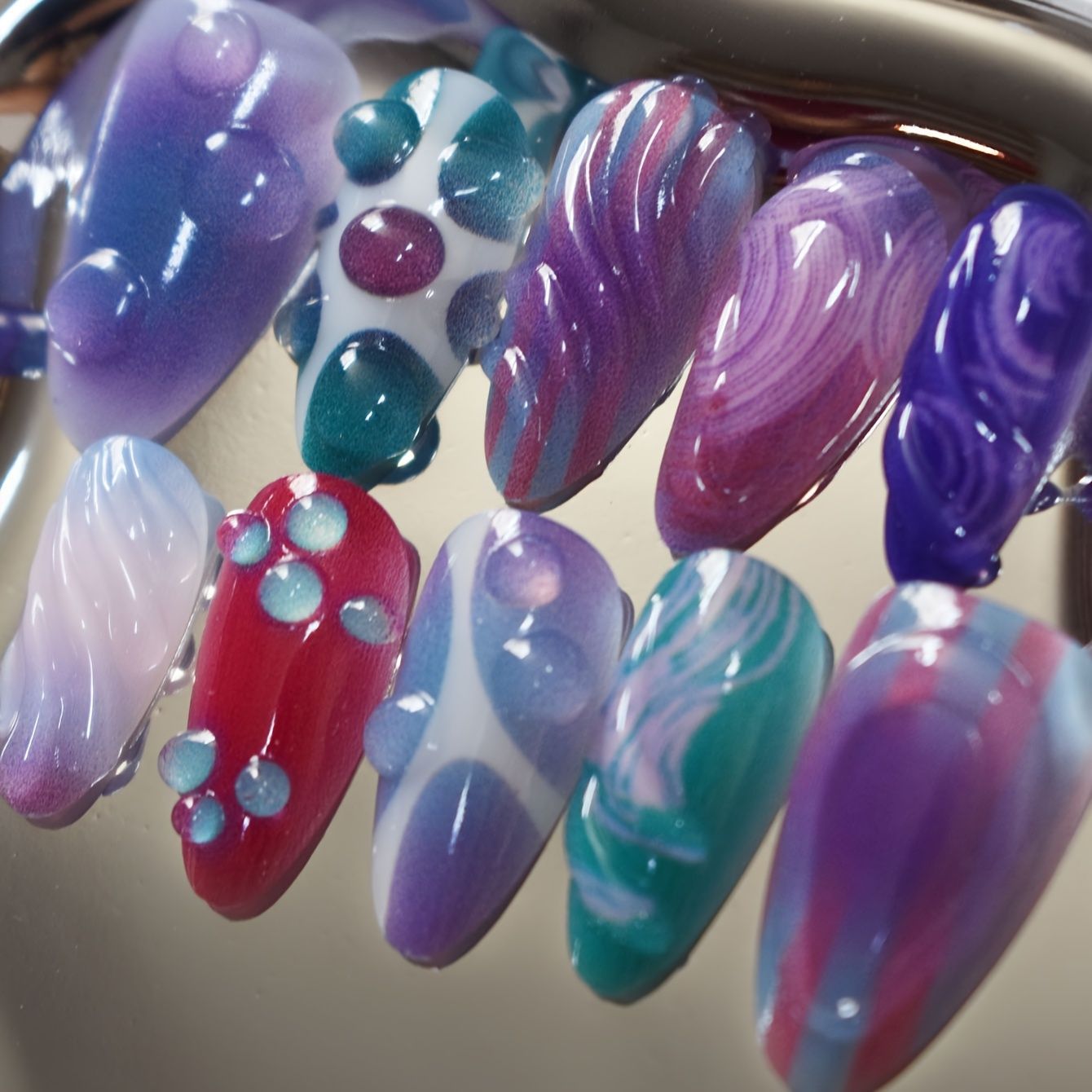 Künstlerisches Gel-Nagelkunst-Design Brehn