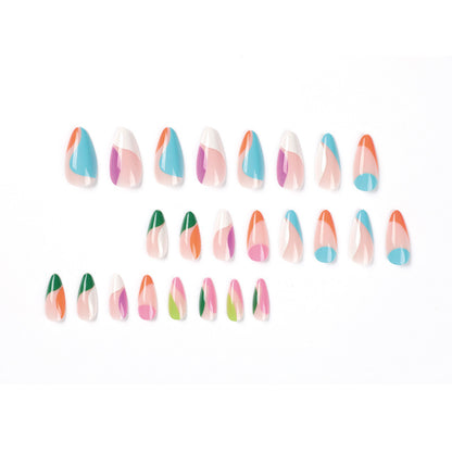 Kunstvolle Nailart mit bunten Akzenten Brehn