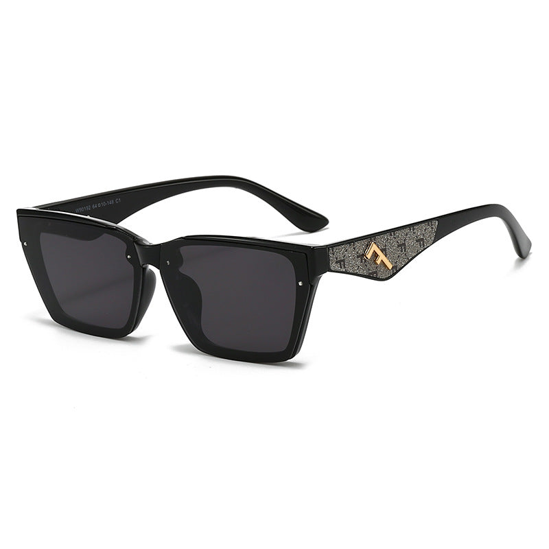 Damen quadratische Sonnenbrille mit edelmattiertem Rahmen und modischen Akzenten Brehn