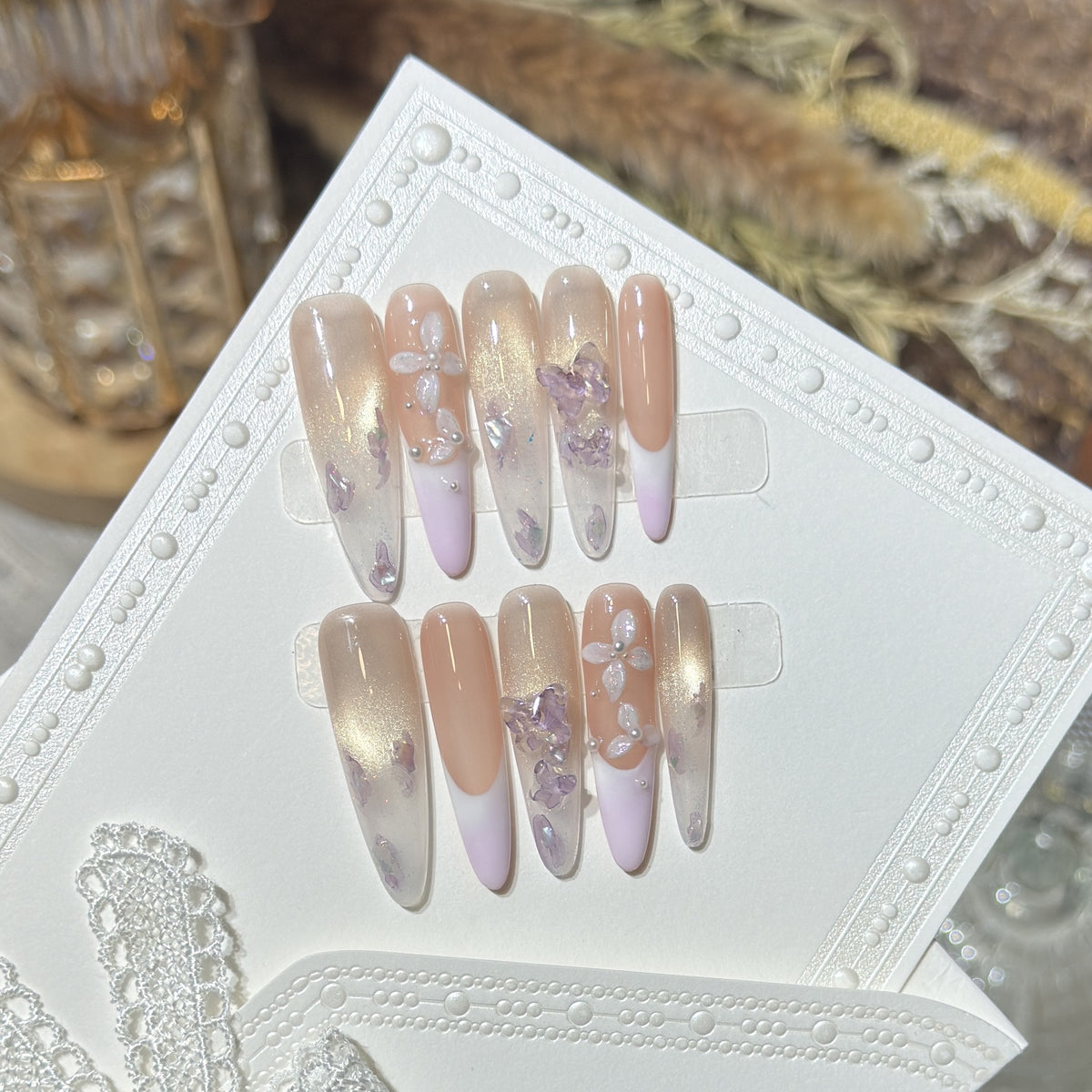 Blumen-inspiriertes Stiletto Press-On Nageldesign Brehn