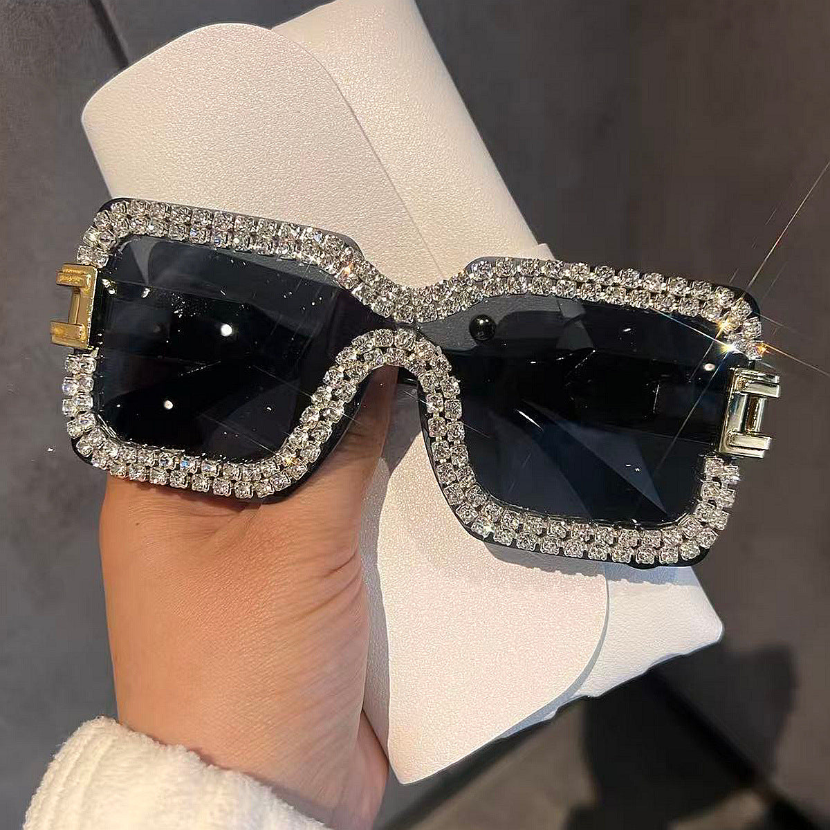 Damen Modische Oversized-Sonnenbrille mit funkelndem Kristallbesatz Brehn