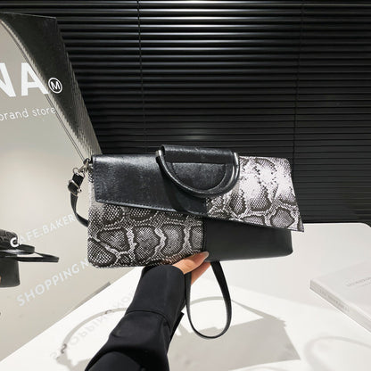 Strukturierte Texturierte Clutch Tasche Brehn