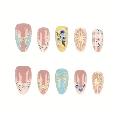 Dekorative Nagelspitzen Set mit Zubehör