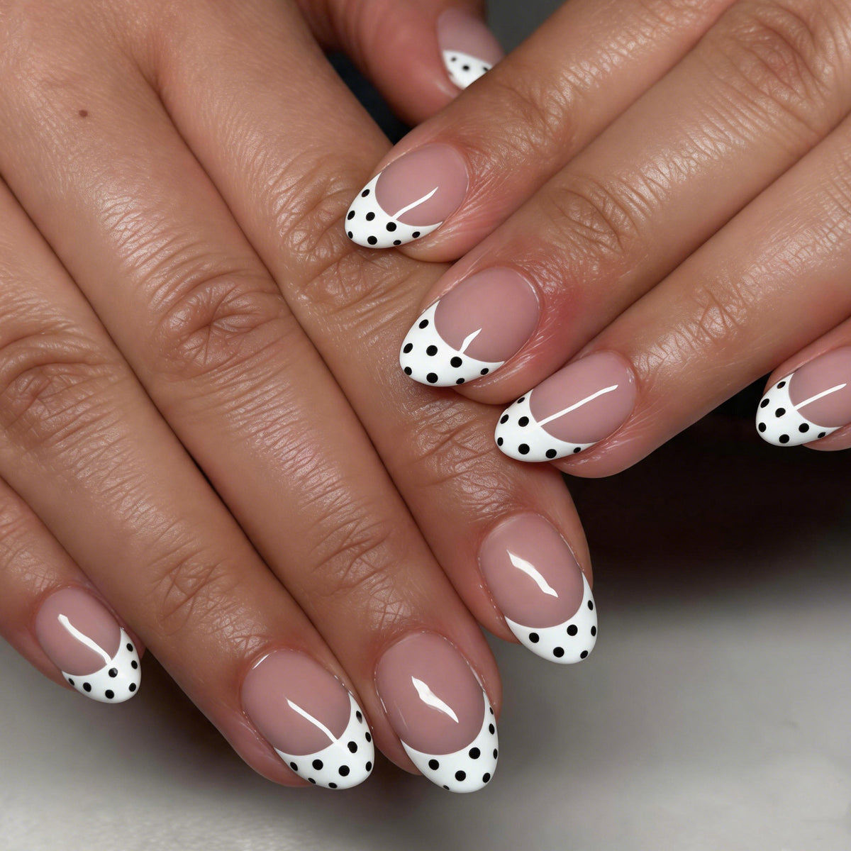 Stylische Polka Dot Nagelkunst Tipps Brehn
