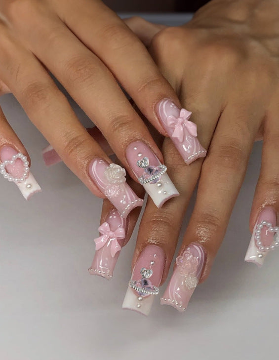 Kunstnagelset mit eleganten French Tips Brehn