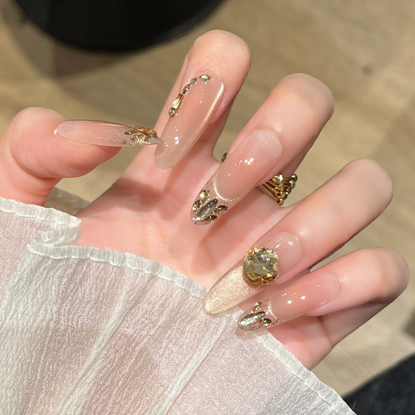 Elegante glitzerverzierte Press-On-Nagelverlängerungen Brehn