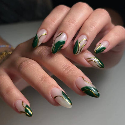 Elegantes Blattmuster Nagelkunst