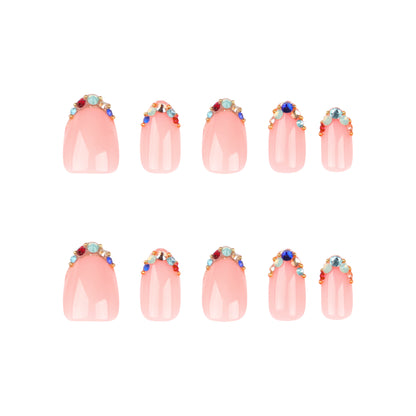 Kunstvolle Nagelkunst mit glamourösen Strassverzierungen Brehn
