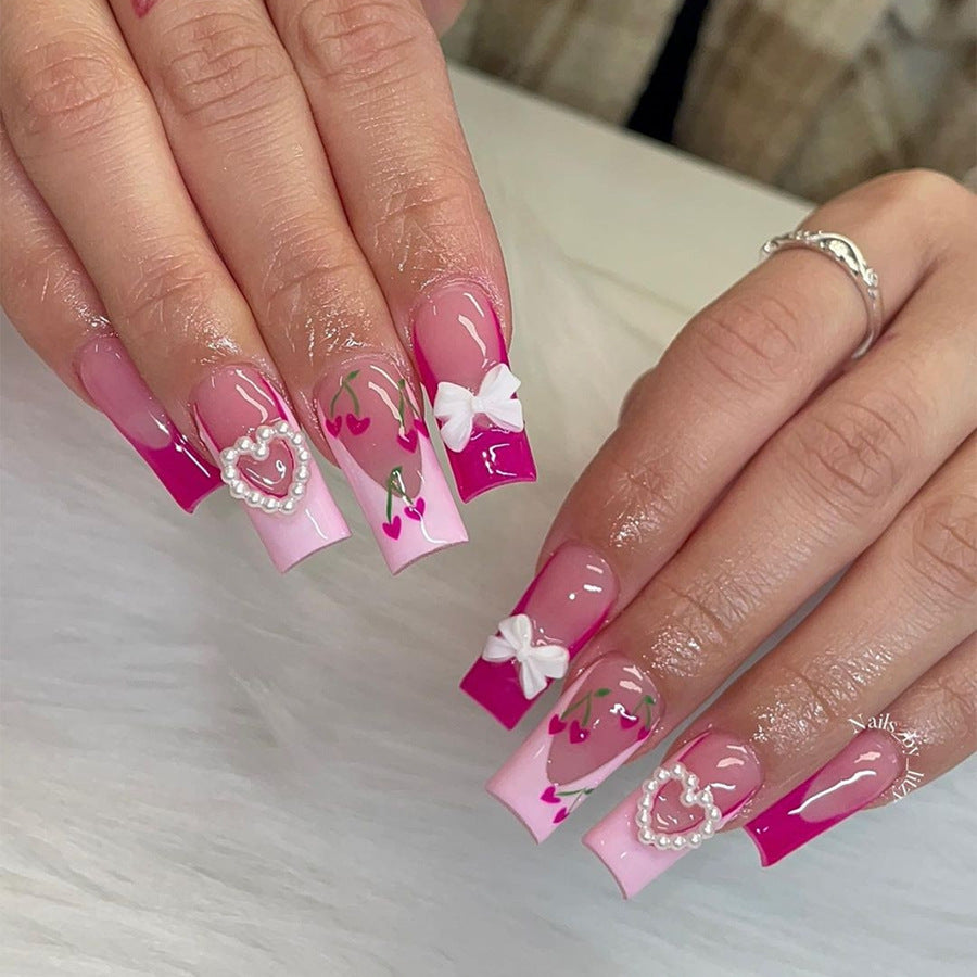 Kunstnagelset mit romantischen Blumenmotiven Brehn