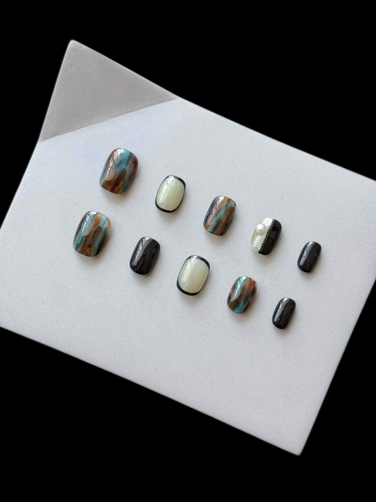 Künstlerisches abstraktes Press-On-Nagelset