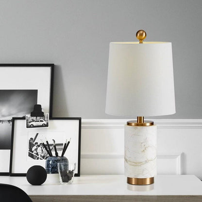 Marmortischlampe mit goldenen Akzenten