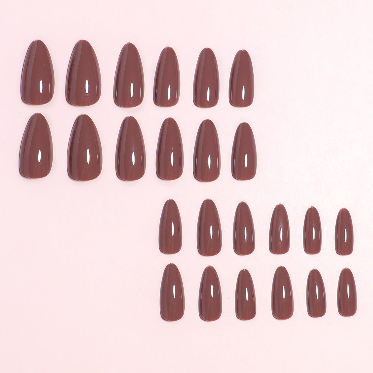 Mandel-förmiger Press-On Nagelset mit DIY Applikator Brehn