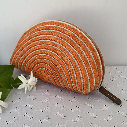 Kosmetiktasche Im Eleganten Halbmonddesign Brehn