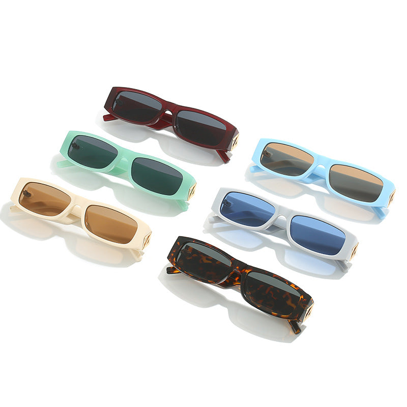 Damen modische Sonnenbrille mit asymmetrischem Rahmen und goldfarbenen Details Brehn