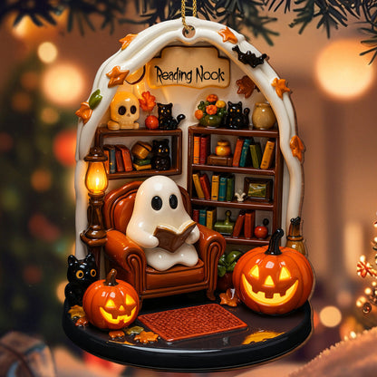 Hängender Halloween-Dekoanhänger aus Resin mit Gespenst beim Stricken und LED-Beleuchtung