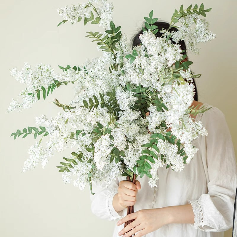 Lebensnahe Blumenast-Anordnung