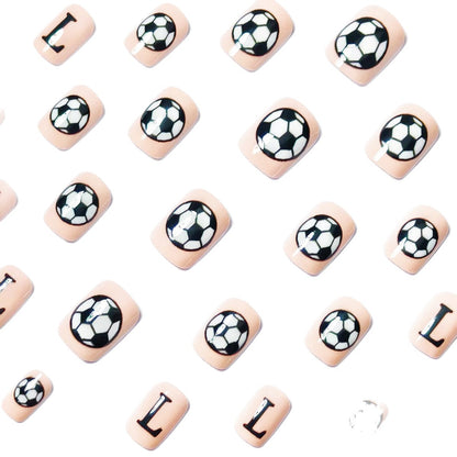 Kreative Nagelkunst mit Fußball-Motiv Brehn