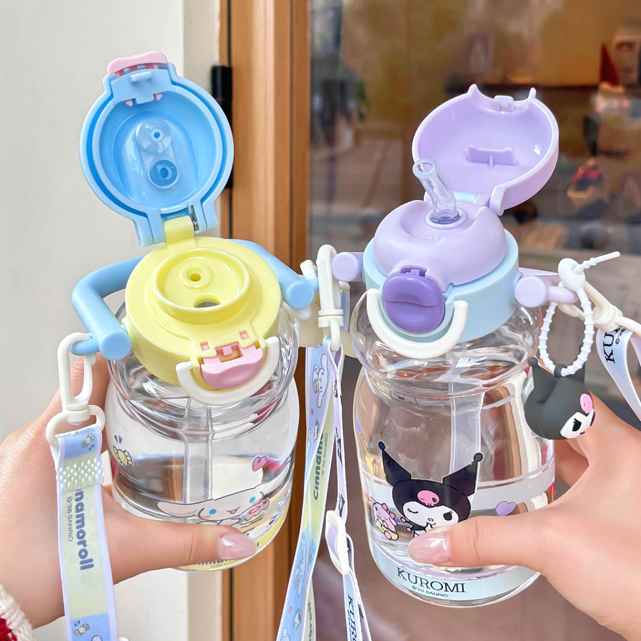 Damen Trinkflasche mit hochwertigem Silikon-Tragegriff und verspieltem Charakterdesign Brehn