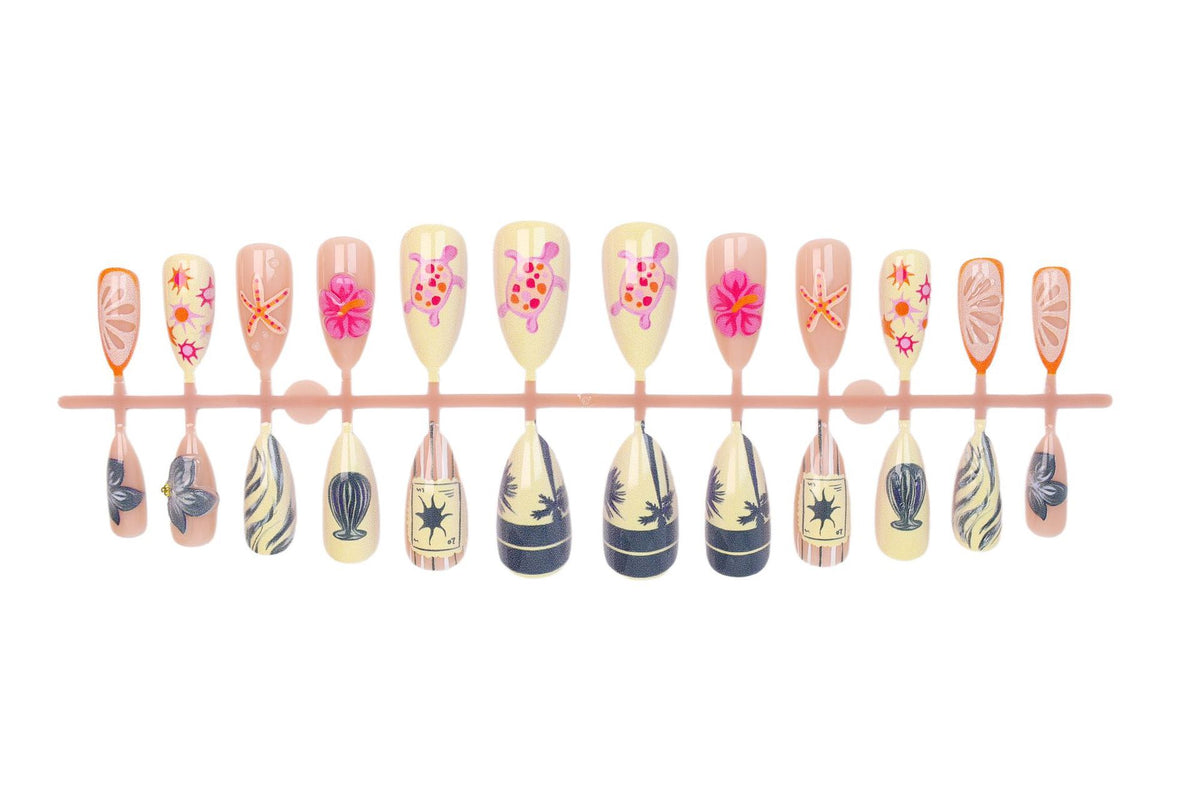 Kunstnagelset mit floralen und maritimen Motiven Brehn
