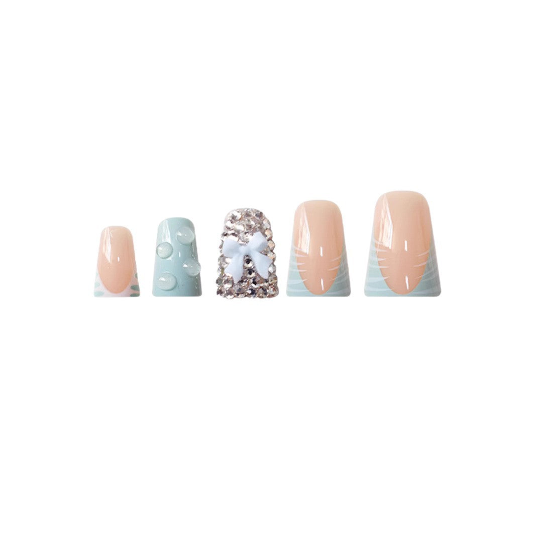 Dekorative Bling Nagelverzierungen Brehn