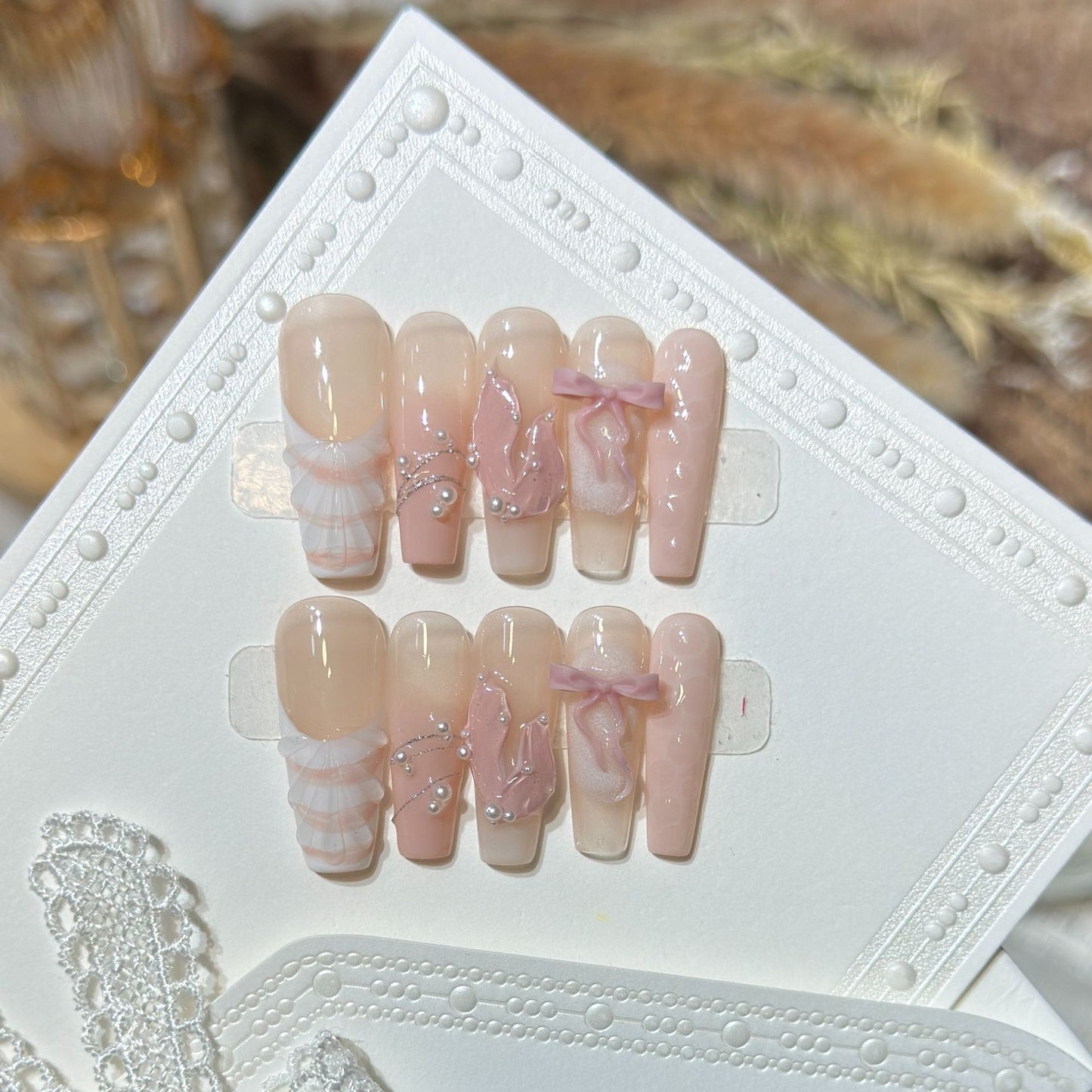Künstlerisches dekoratives Press-On-Nagelset Brehn