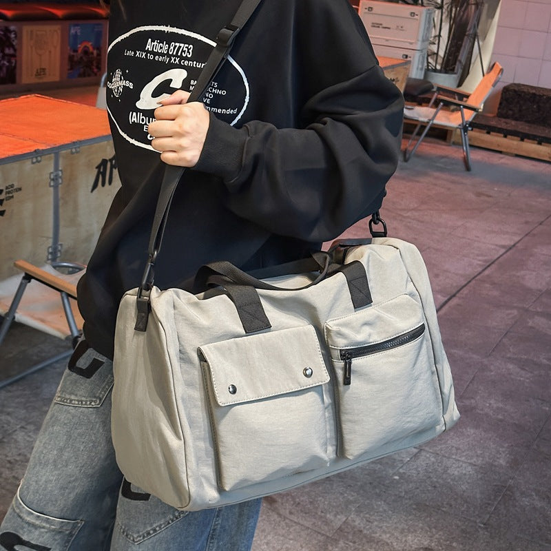 Vielseitige Sport- und Reisetasche mit Praktischen Außentaschen Brehn