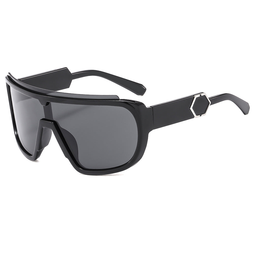 Damen sportive Sonnenbrille mit futuristischem Design und breiter Front Brehn