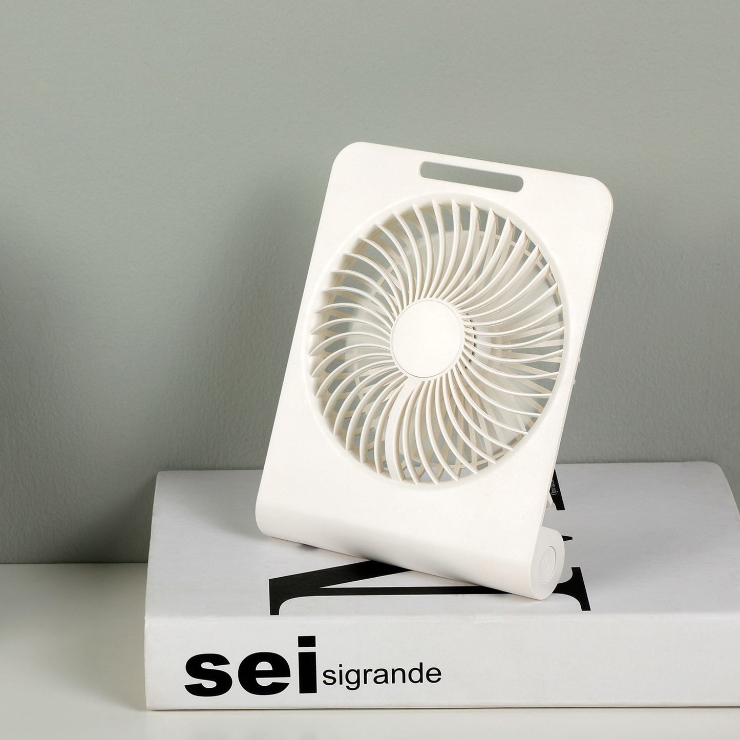 Tragbarer wiederaufladbarer Tischventilator Brehn