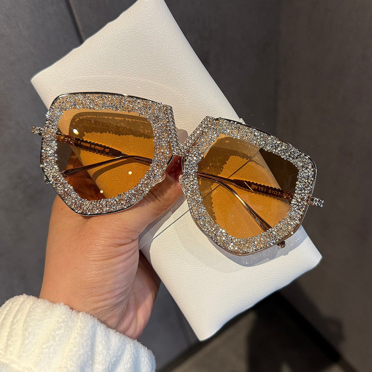 Damen luxuriöse Sonnenbrille mit glamourösem Strassrahmen Brehn