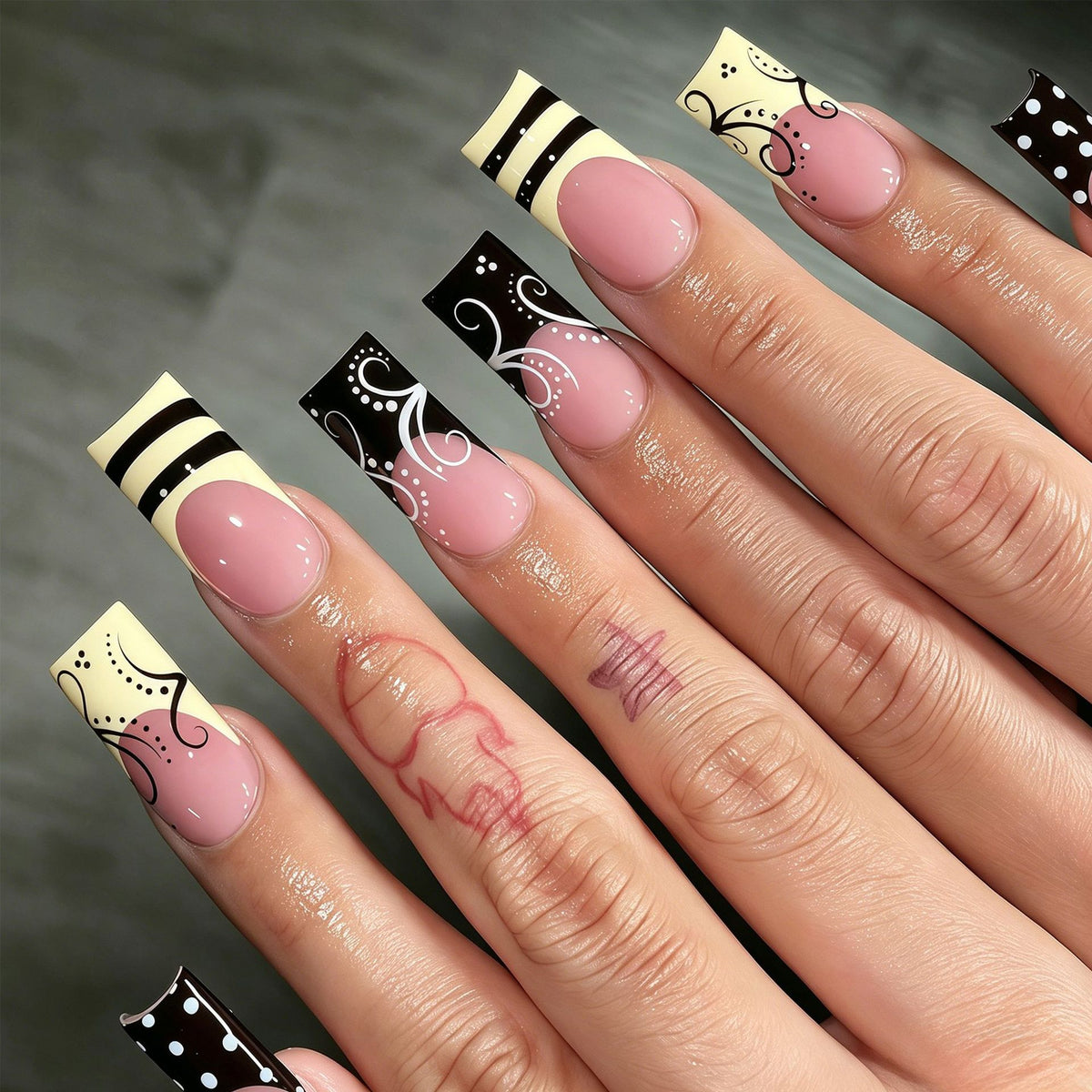 Dekorative lange Press-On Nagelkunst Tipps Brehn
