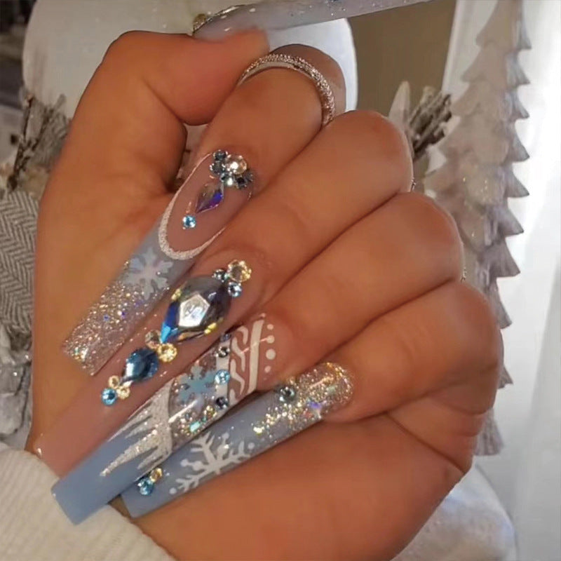 Kunstvolle Glitzer-Nagelkunst Brehn