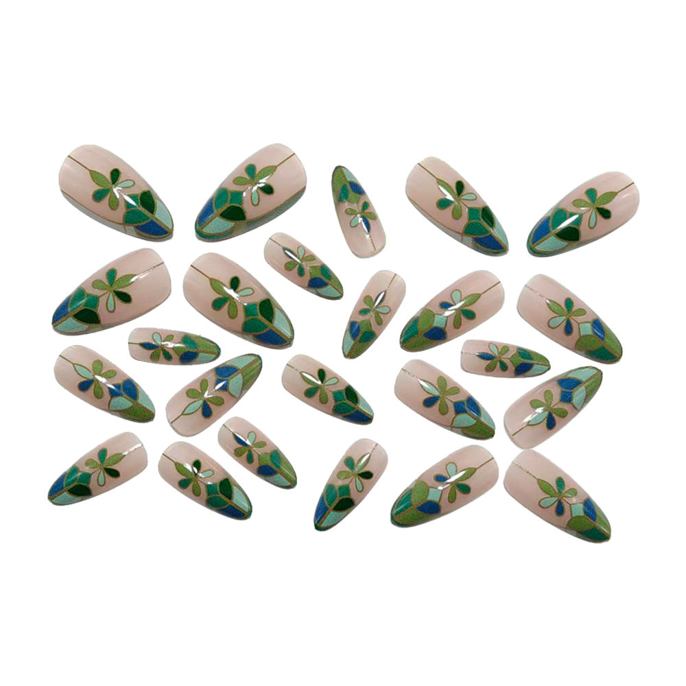 Französische Kunstnägel mit Floralem Design Brehn