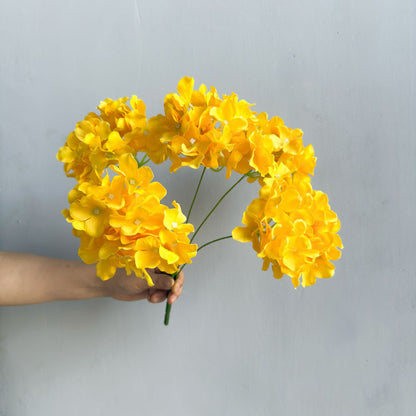 Elegante Blumenarrangement
