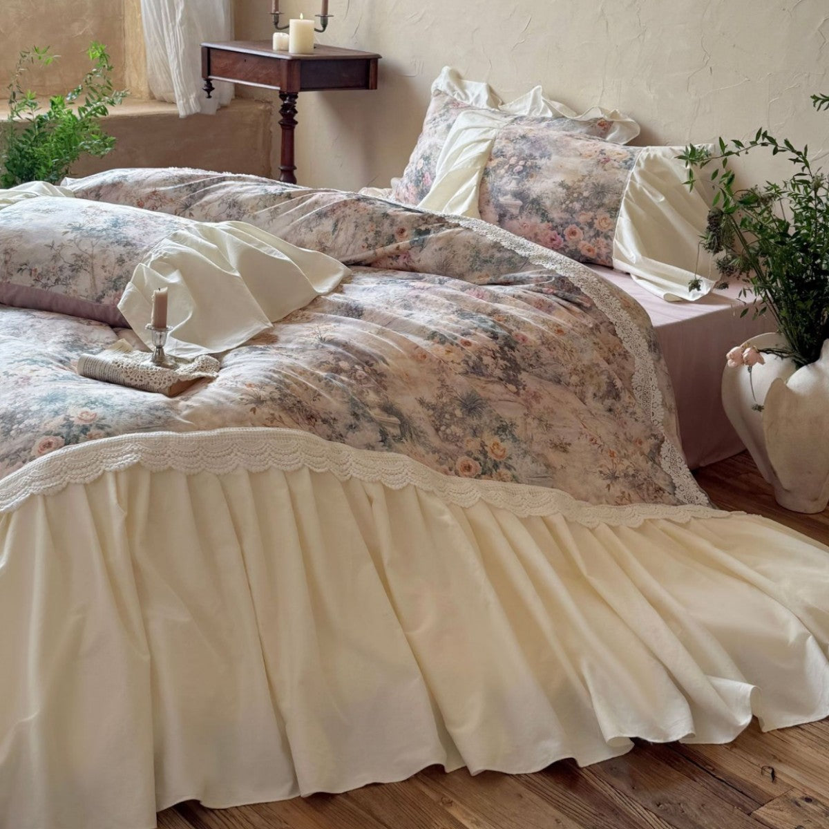 Romantisches Bettwäsche-Set mit Rüschen und Satin-Bettrock