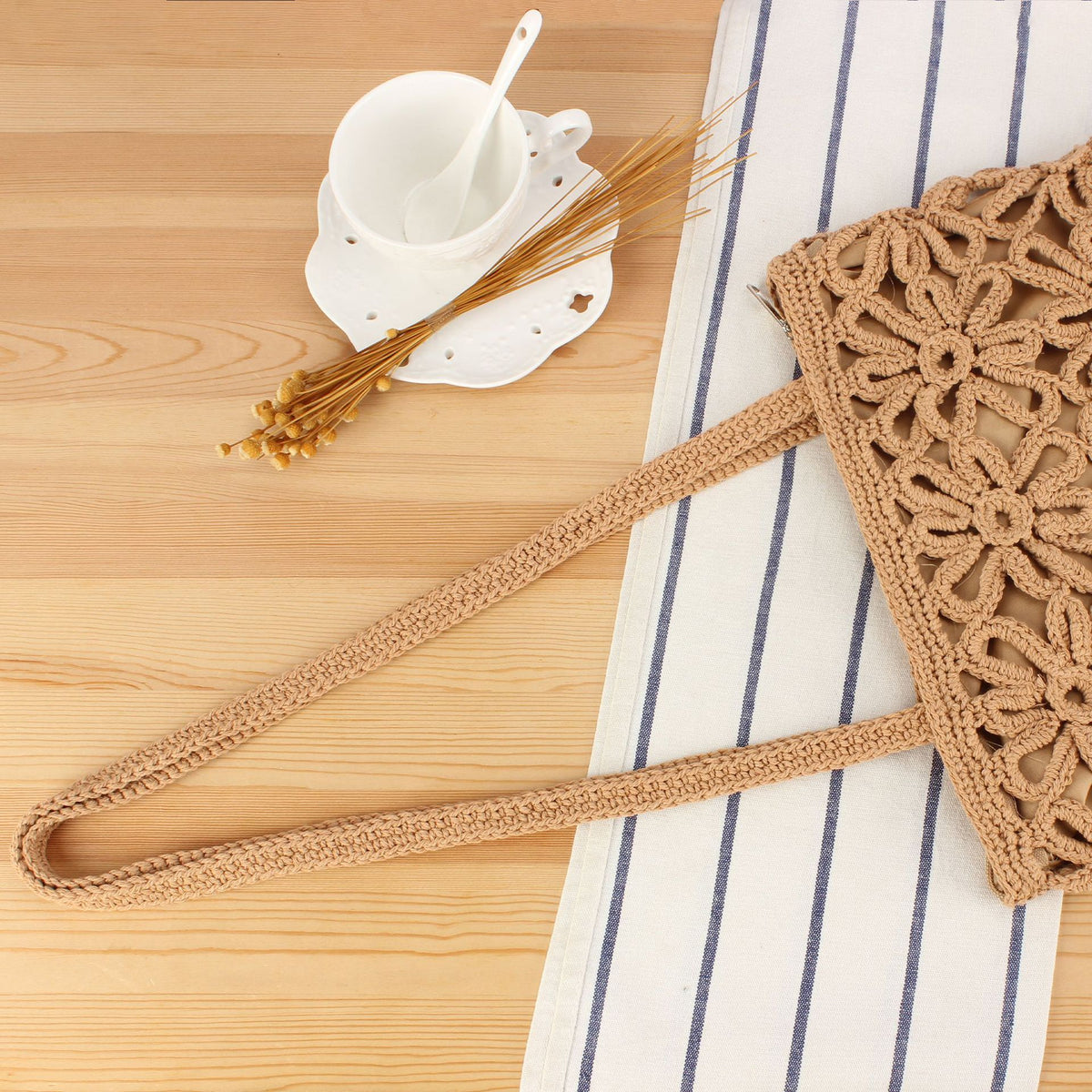 Handtasche Aus Kunstvollem Makramee mit Floralen Details Brehn