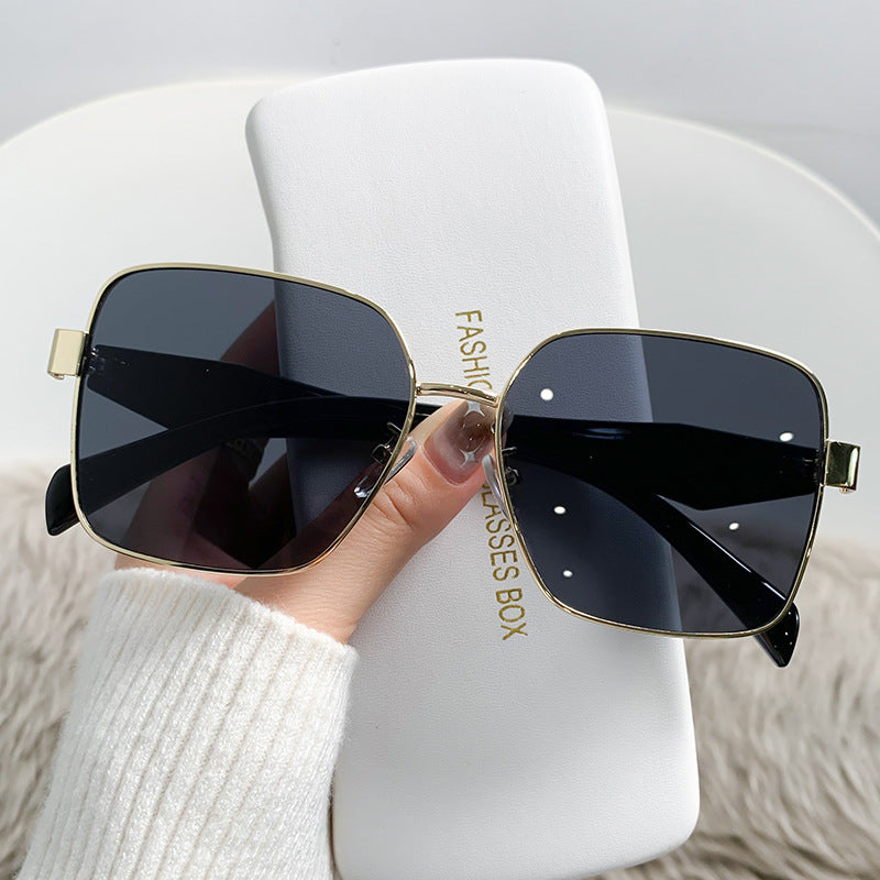 Damen stilvolle quadratische Sonnenbrille mit geschwungenem Rahmen Brehn