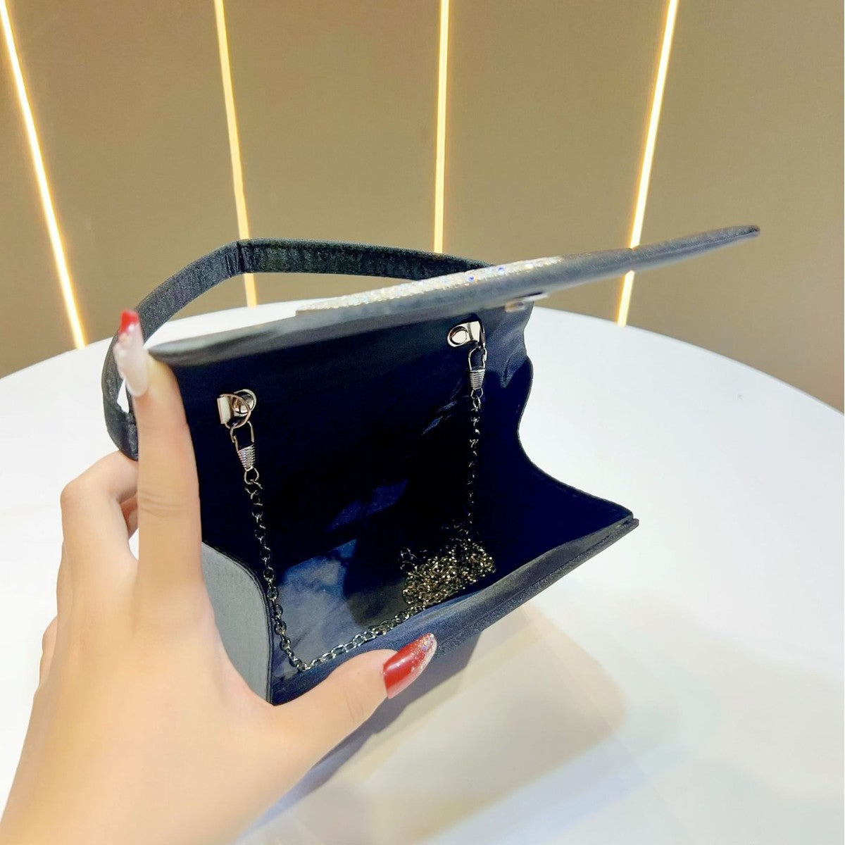 Stilvolle Satin Abendtasche