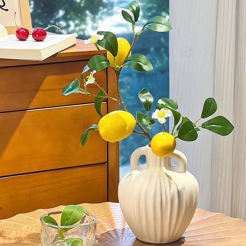 Moderne Keramik-Obst-inspirierte Vase