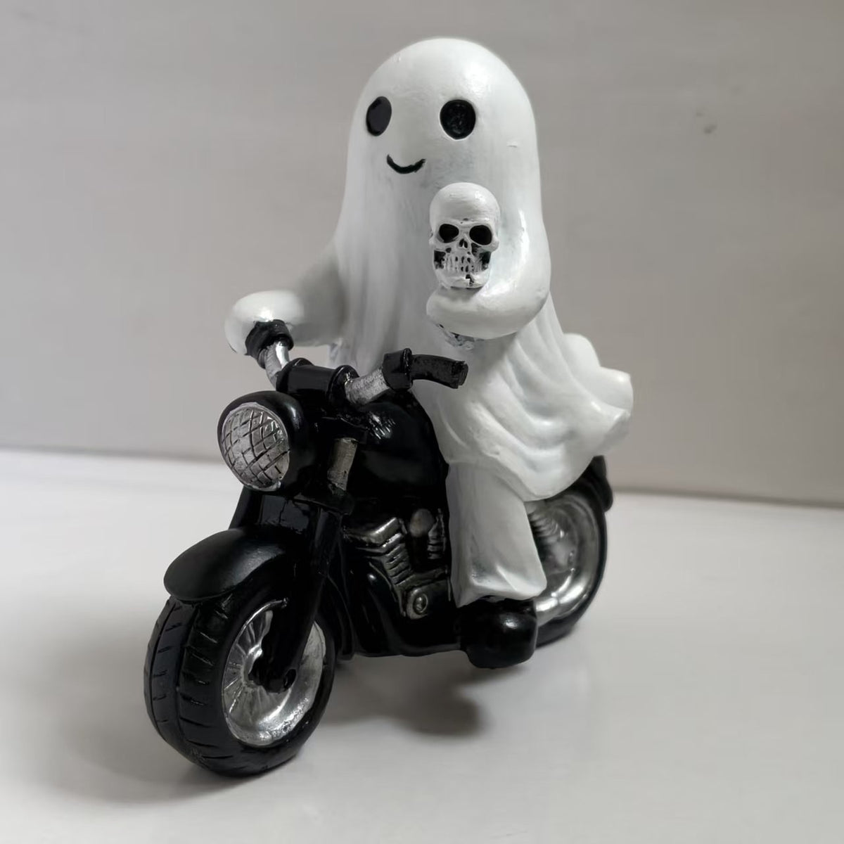 Gruselige Motorradfigur Brehn