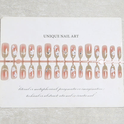Kunstnagelset mit eleganten floralen Akzenten Brehn