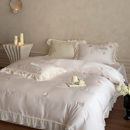 Wendbare Baumwollsatin Rose bestickte Volant Bettwäsche Set mit Rüschenshams und verdecktem Verschluss