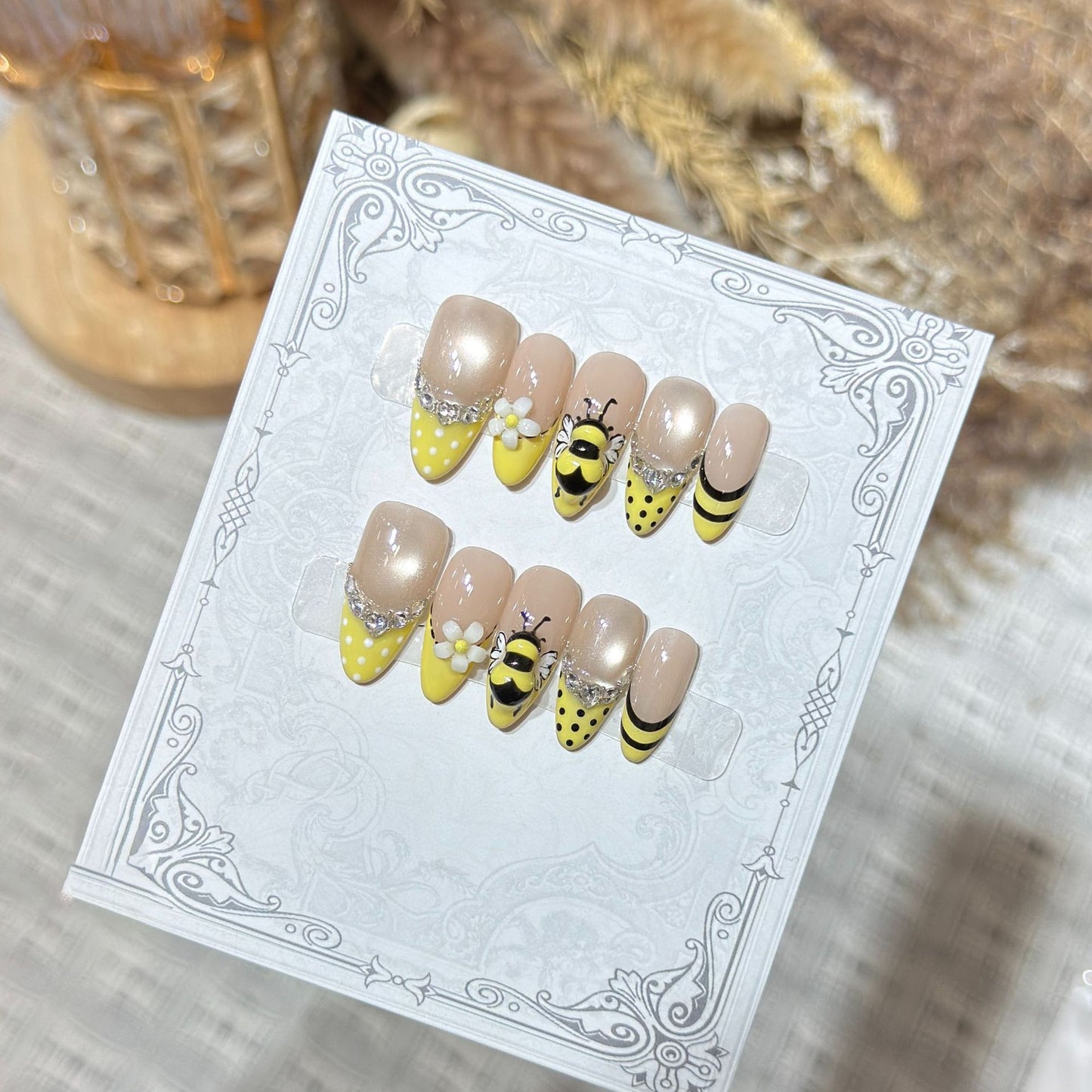 Künstlerisches Bienen-Motiv Press-On Nagelset Brehn