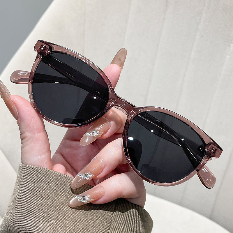 Damen modische Sonnenbrille im eleganten Formdesign Brehn