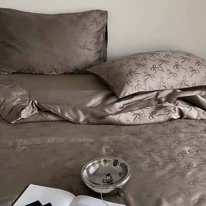 Premium-Satin-Bettwäschegarnitur mit feinem Jacquardrelief und seidig-mattem Finish