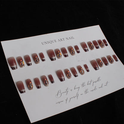 Glänzendes Gradient Press-On Nagelkunstset mit dekorativen Akzenten Brehn