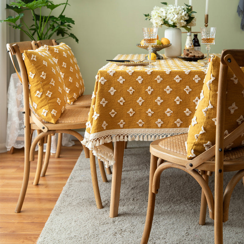 Elegante fransierte Tischdecke für das Zuhause