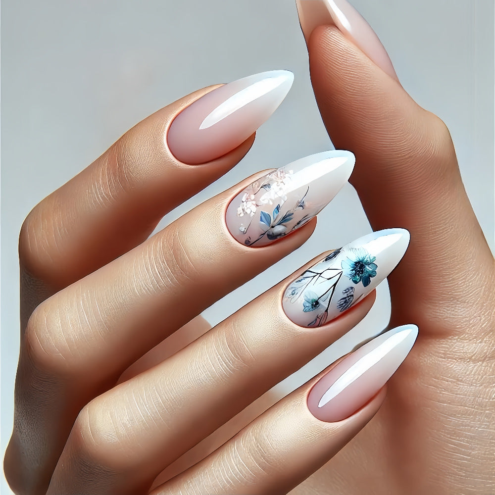 Kunstnägel mit Blumendesign und Glanz Brehn