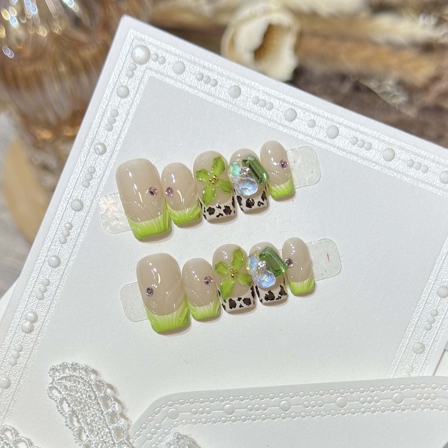 Florales Press-On Nail Set Brehn