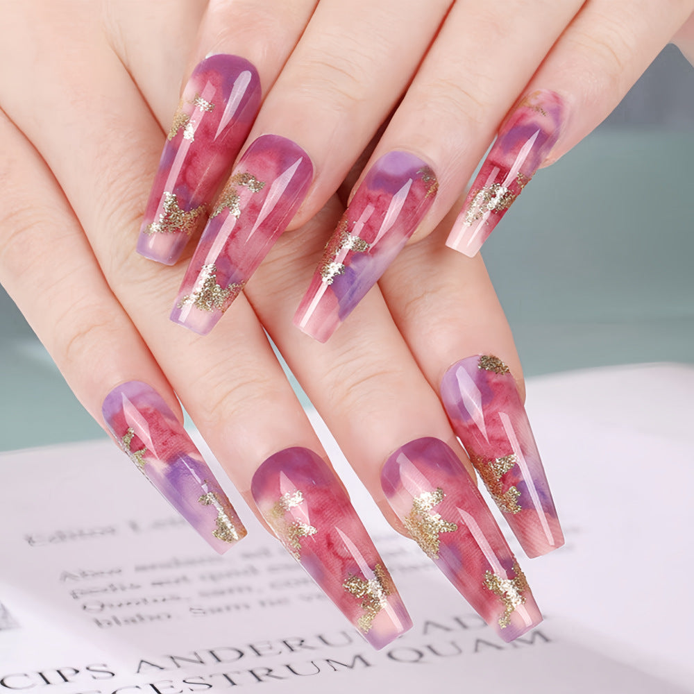 Elegante Kunstnägel mit Glitzer-Akzenten Brehn